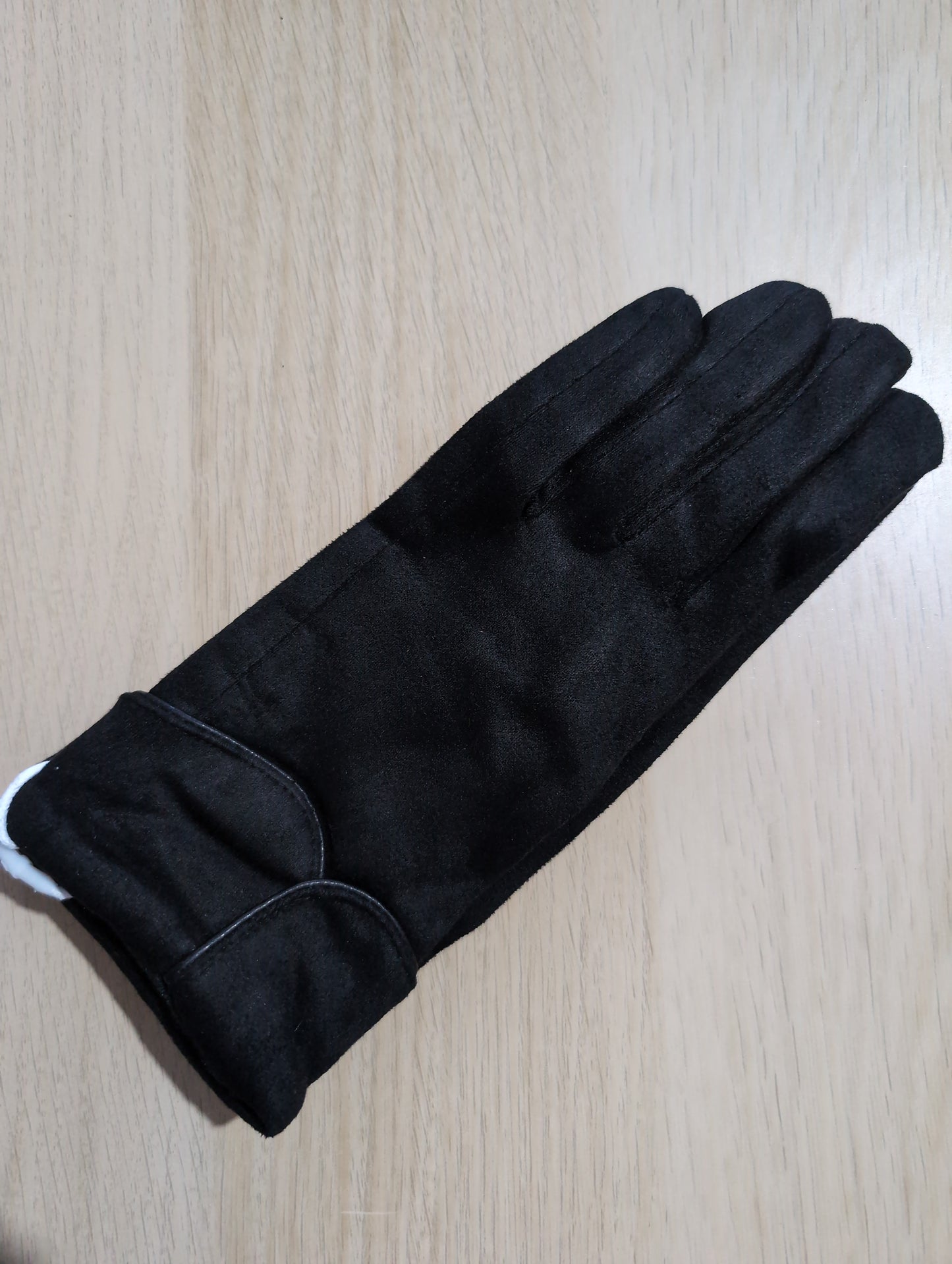Black Scallop Edge Gloves