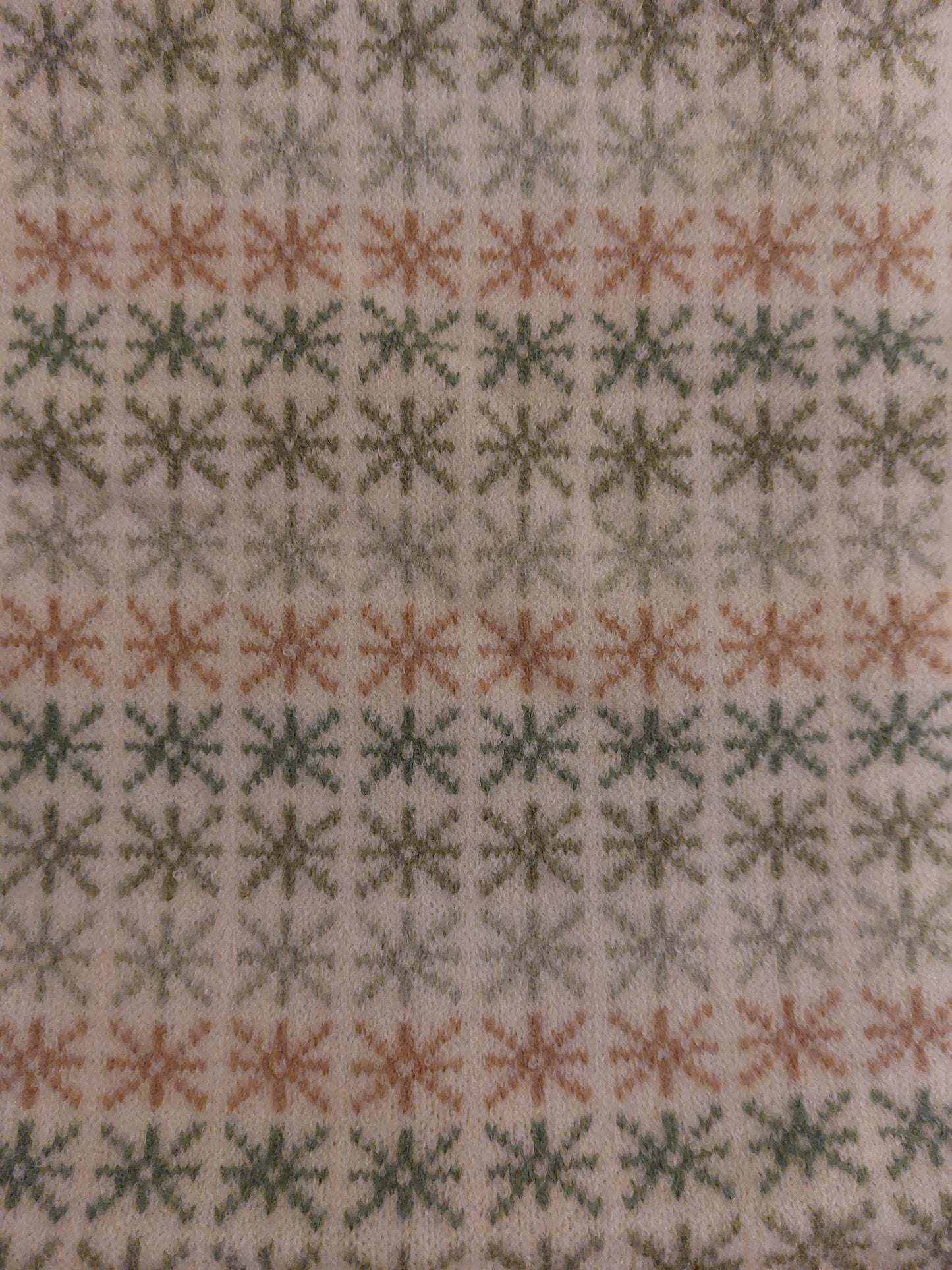 Green star pull through scarf